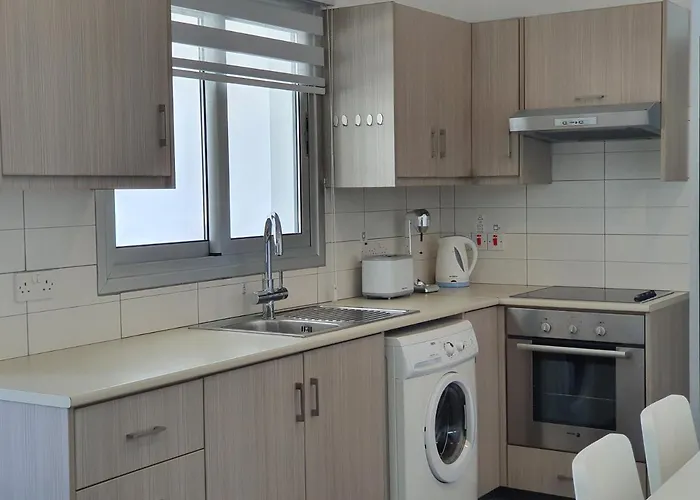 Phaedrus Living: Center Cozy Flat Demetra 102 * Larnaca